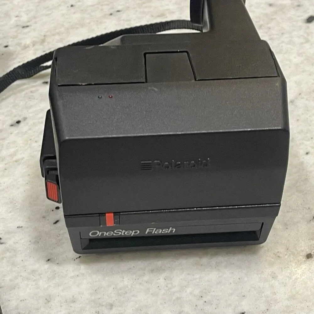 Vtg Polaroid One Step Close Up & Flash 600 Film Instant Camera W/ Strap UNTESTED